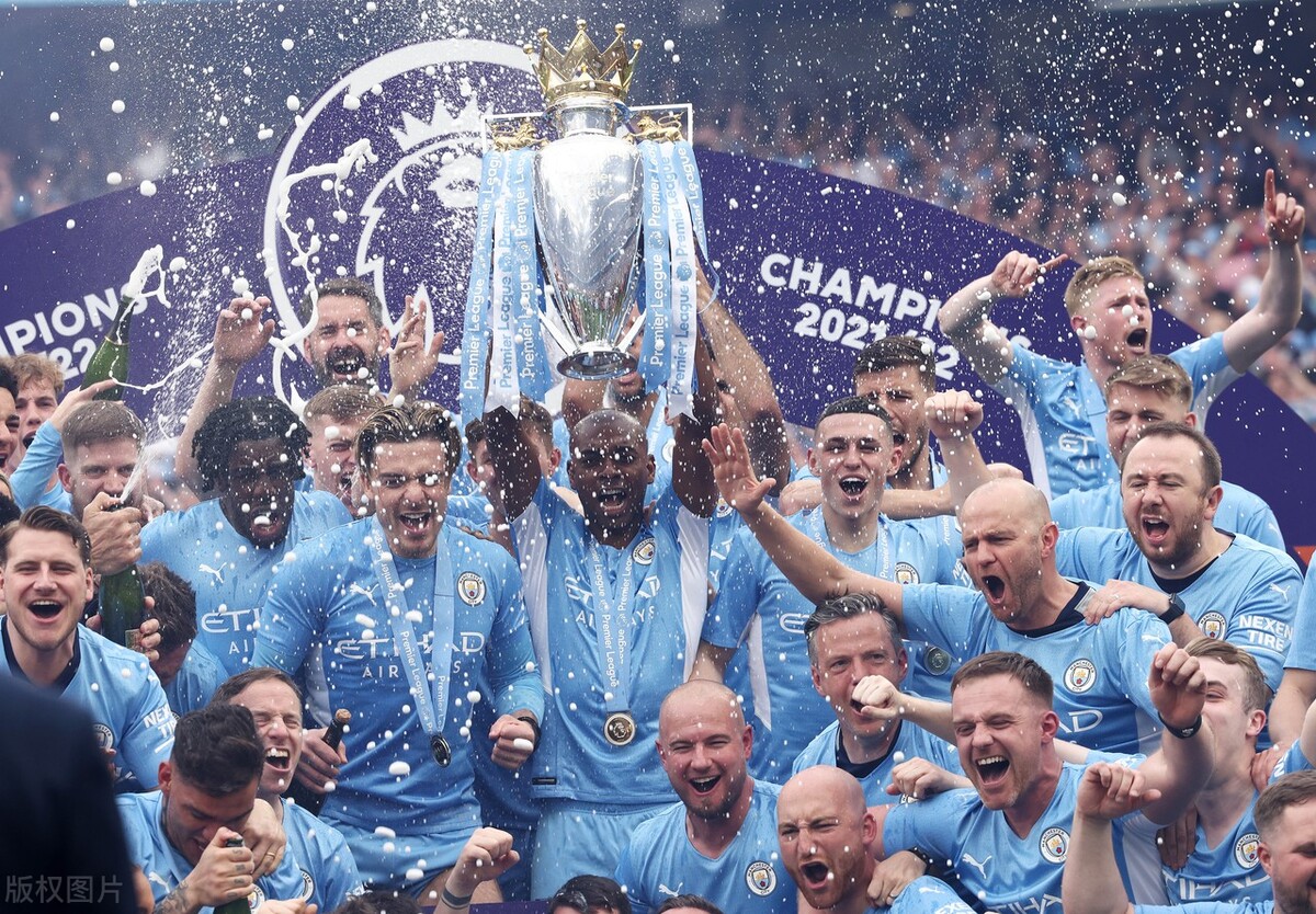 埃基蒂克脱衣庆祝被红牌罚下，引发争议与停赛处罚